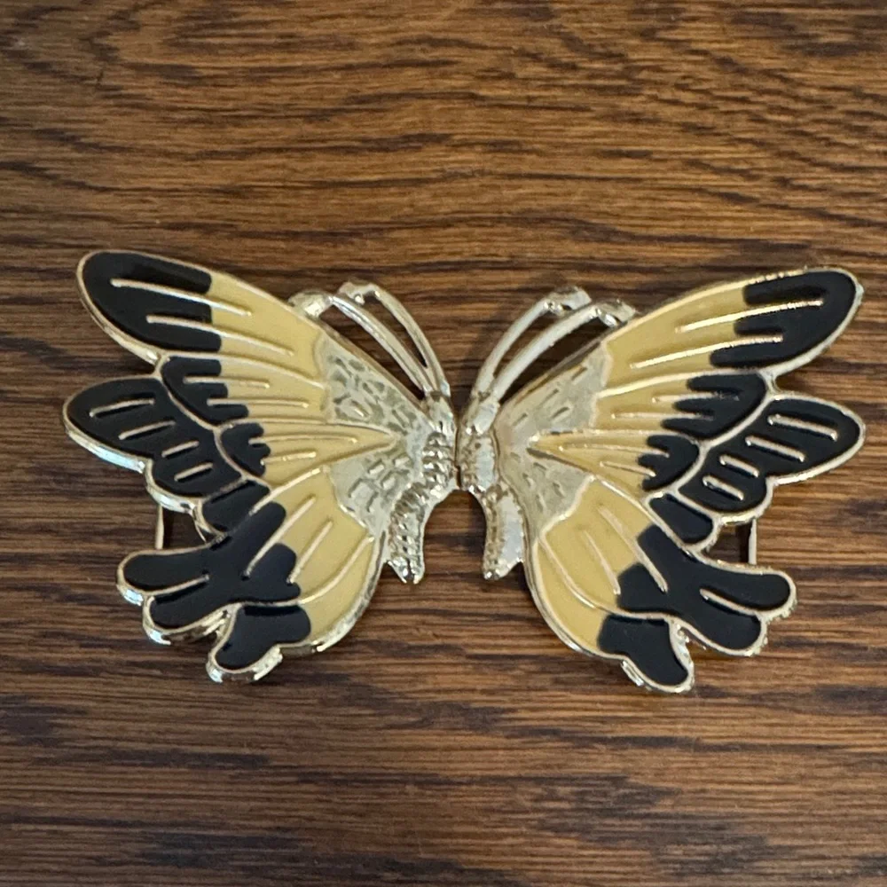 Butterfly Buckle Women’s Belt Accessory in Black and Gold